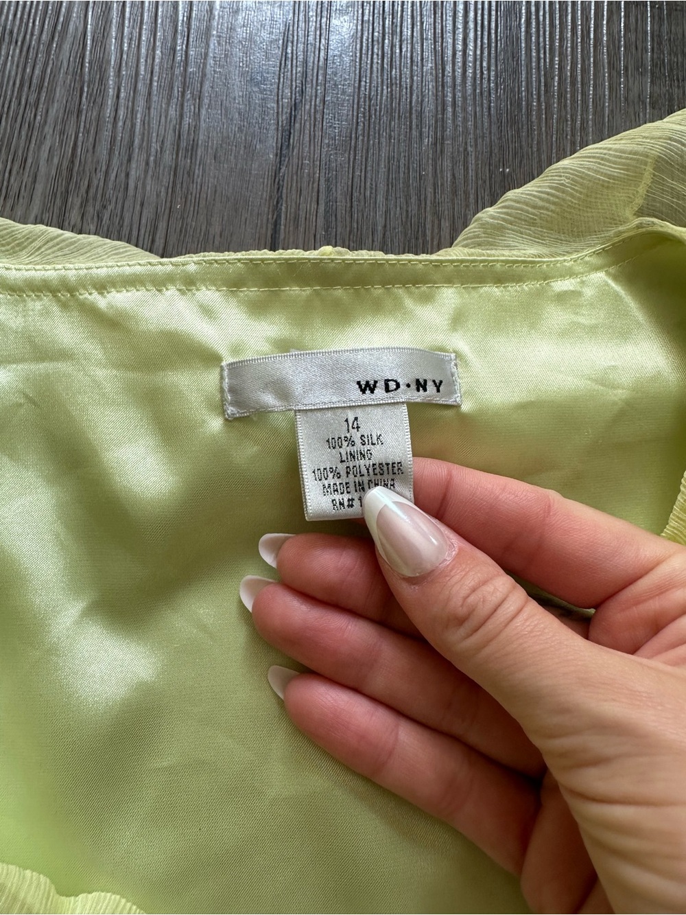 WD.NY Light Green Ruffle 100% Silk Blouse - Picture 2 of 5